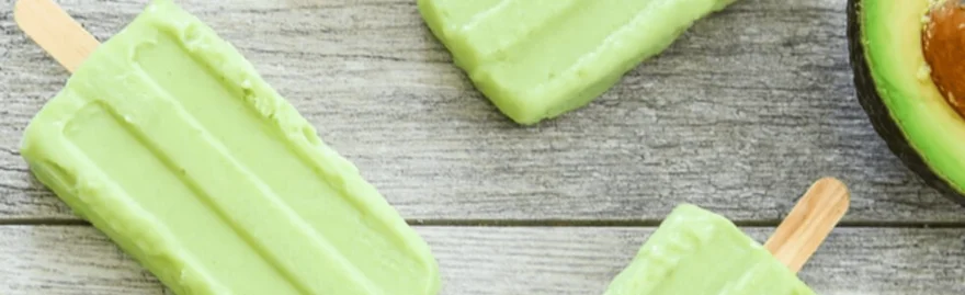 Popsicle z awokado z herbatą Matcha