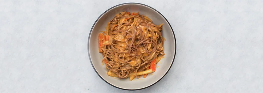 Makaron Soba z sosem miso - orzechowym