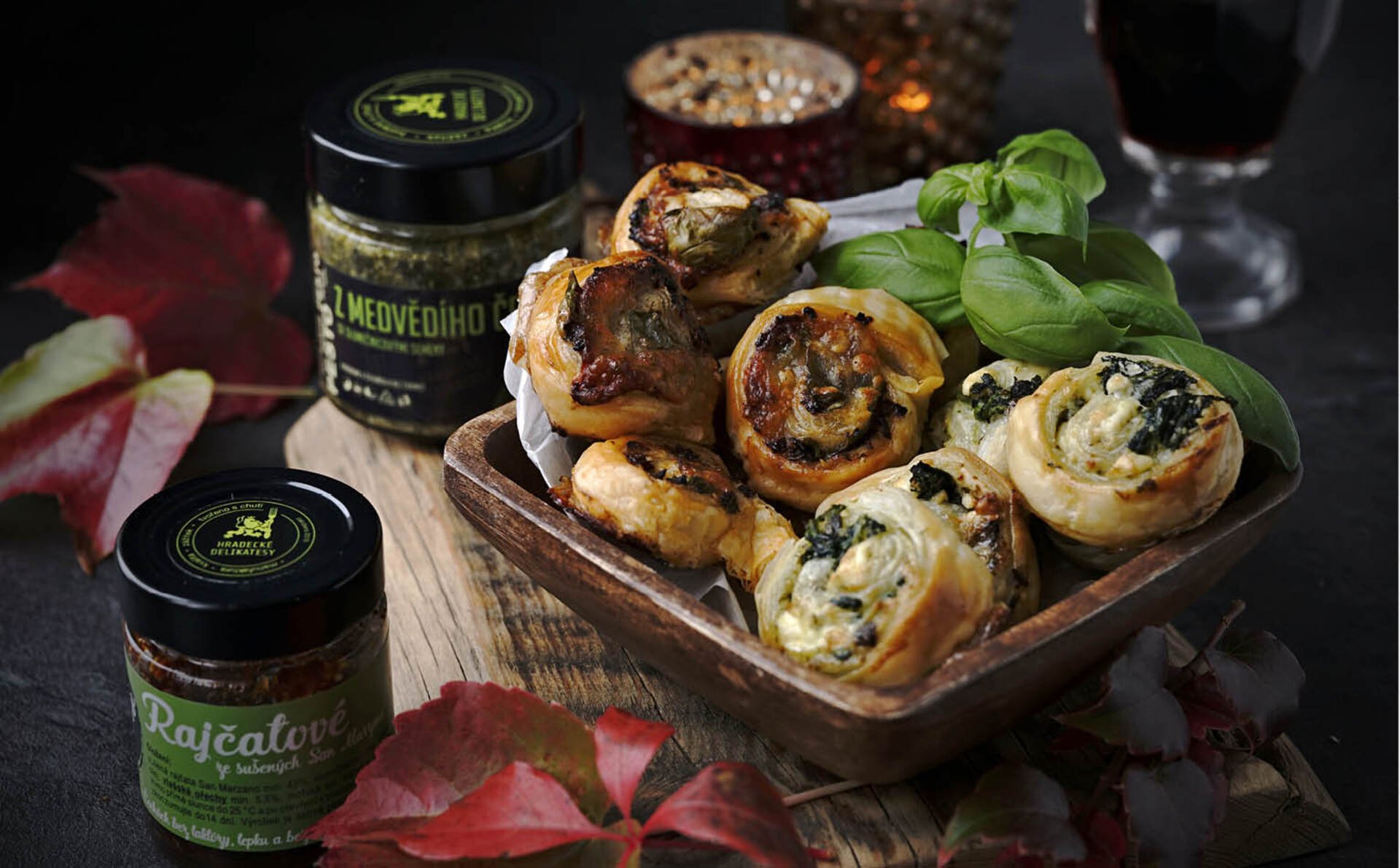 Ślimaki z ciasta francuskiego z pesto