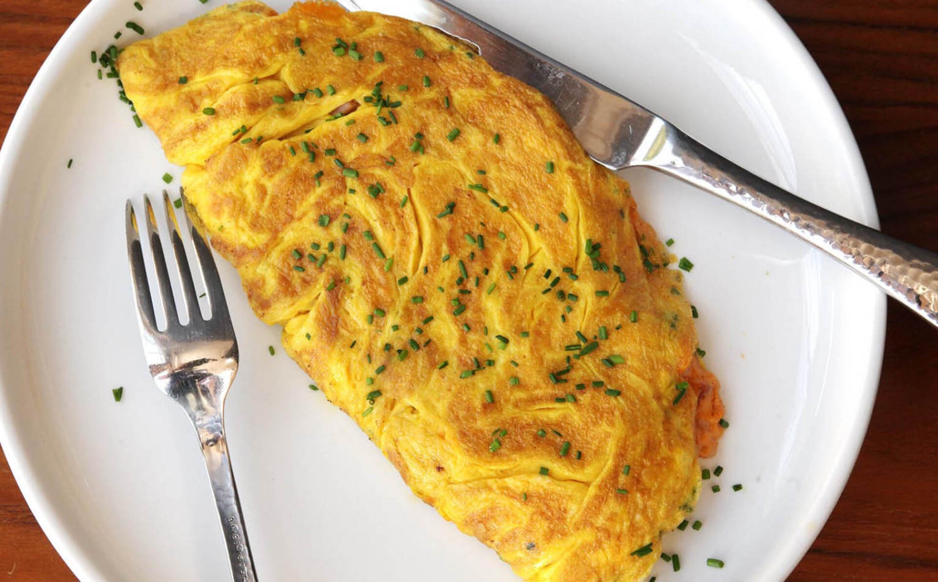 Omlet z jajkiem faszerowanym