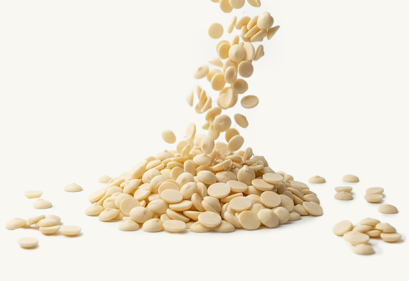 Butelka ketchupu i pomidory