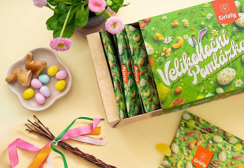 Butelka ketchupu i pomidory