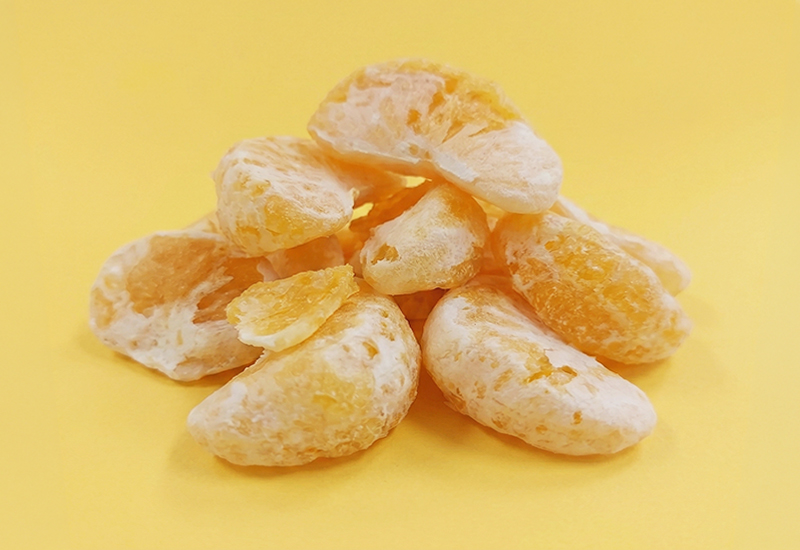 Butelka ketchupu i pomidory