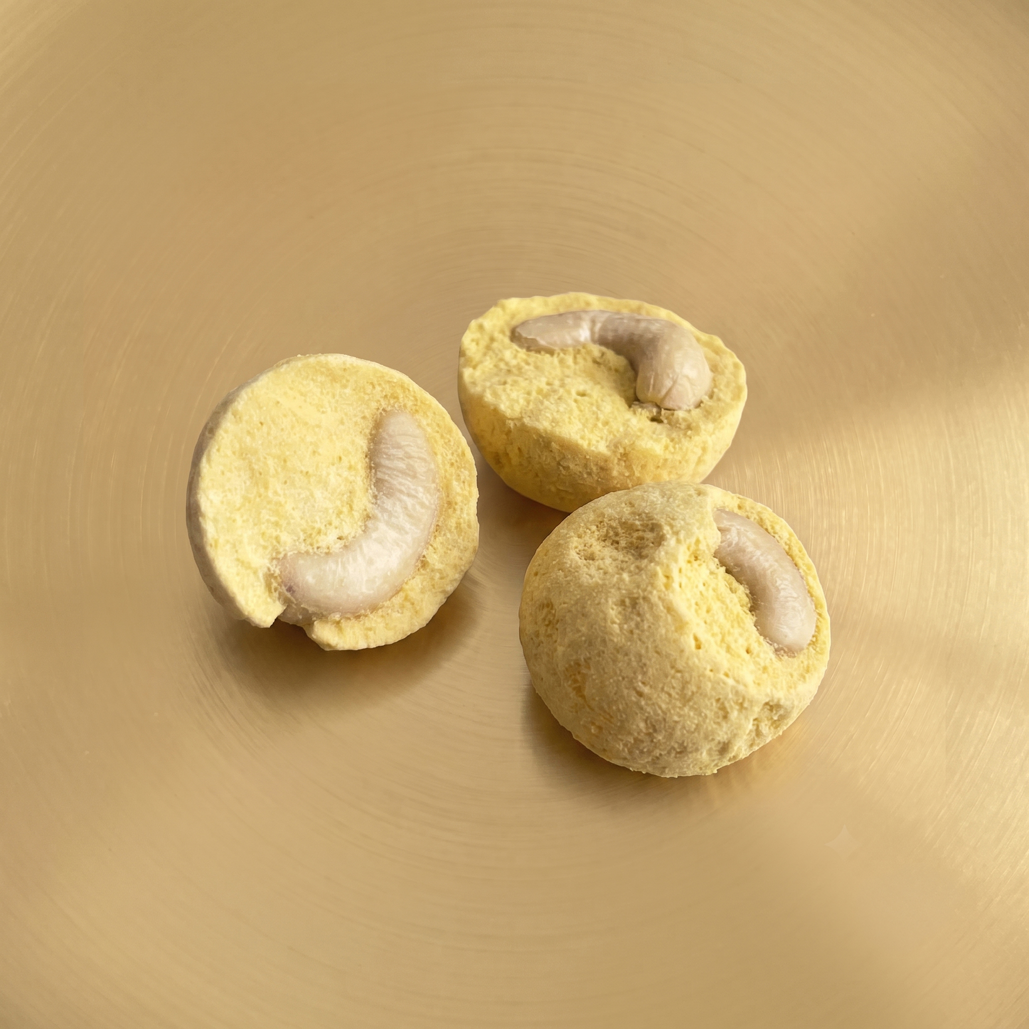 Liofilizowane koszyczki mango z nerkowcami