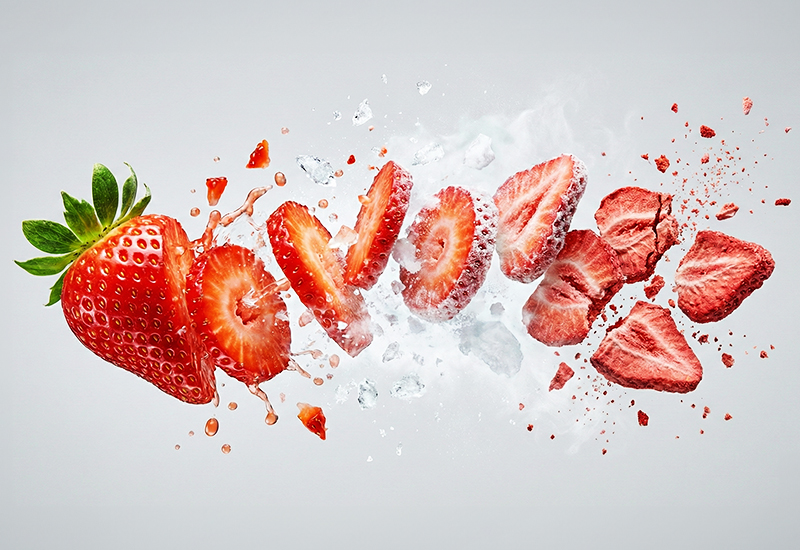 Butelka ketchupu i pomidory