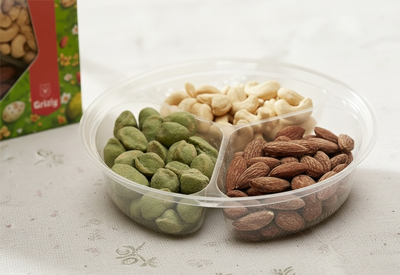 Butelka ketchupu i pomidory