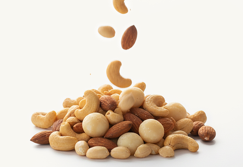 Butelka ketchupu i pomidory