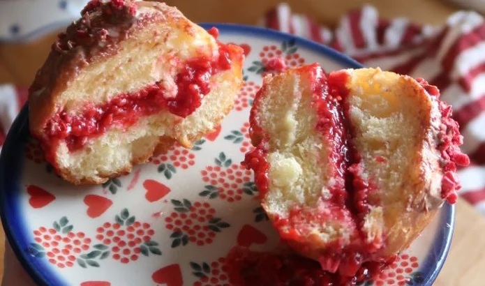 Najlepsze domowe pączki z trzema nadzieniami!