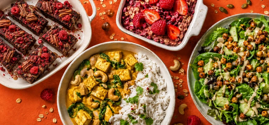 TOP przepisy plant-based: Power baked oats i inne pomysły