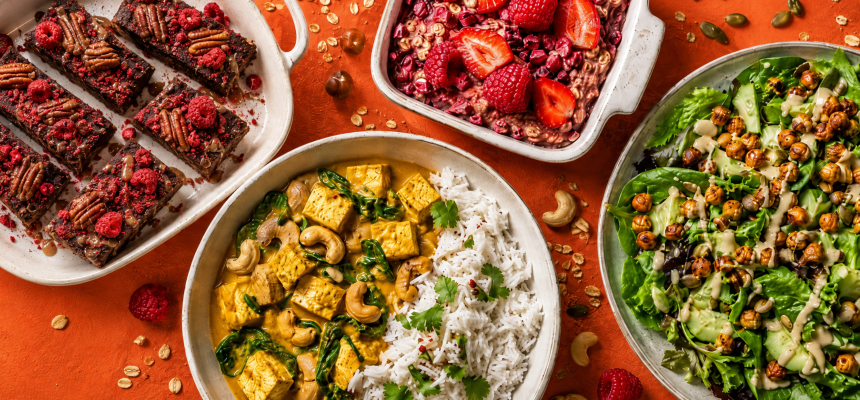 TOP przepisy plant-based: Power baked oats i inne pomysły