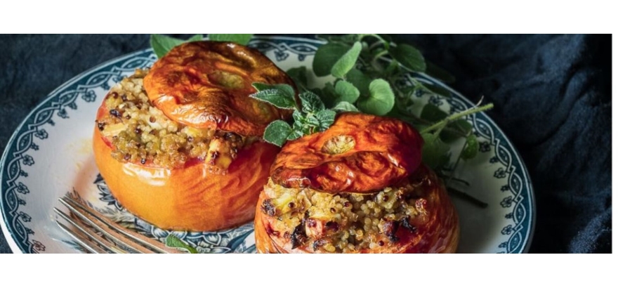 Pieczone pomidory faszerowane mieszanką Quinoa i Feta