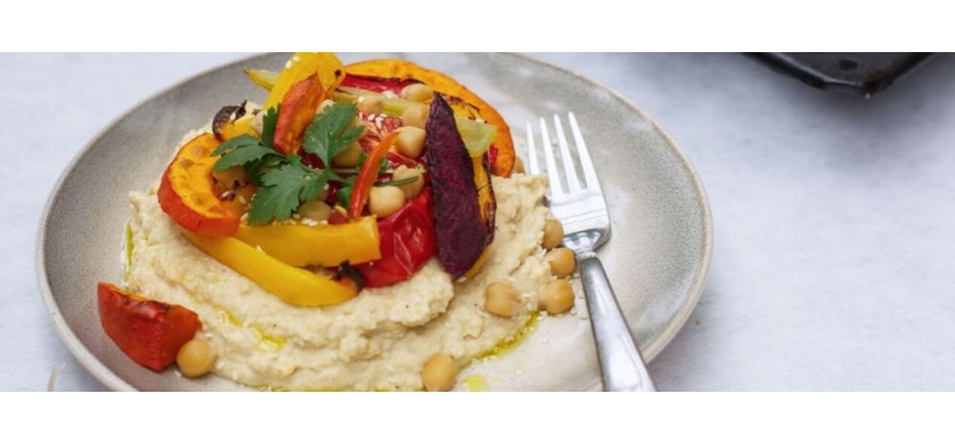 Hummus z pieczonymi jesiennymi warzywami