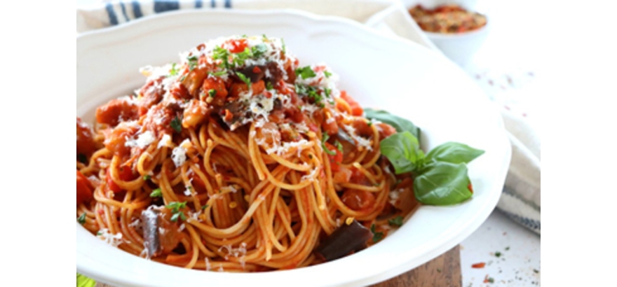 Spaghetti z bakłażanem i mozzarellą