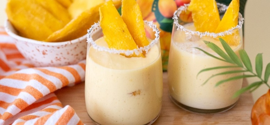 Mango Lassi: Co to jest, jak je przygotować w domu i dlaczego pokochasz je od pierwszego łyku