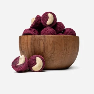 Koszyczki z liofilizowanym jagodowe i orzechami nerkowca