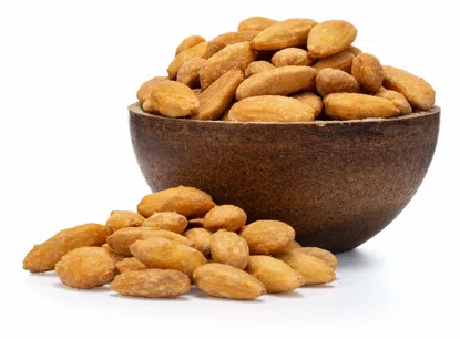 Migdały obrane solone pikantne