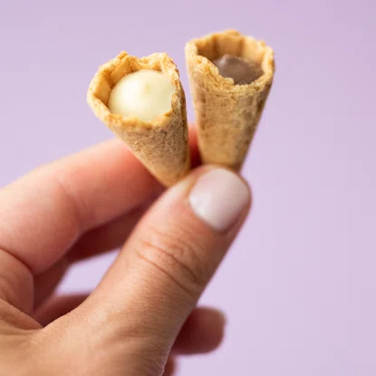 Mini rożki z czekoladą mleczną