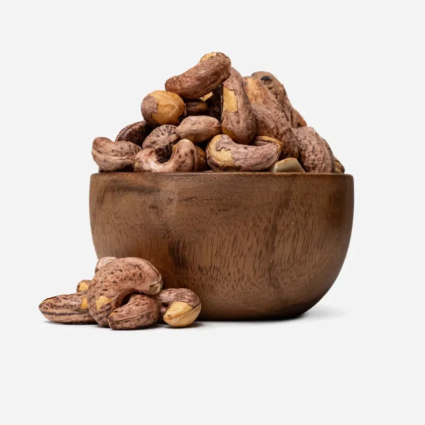 Orzechy nerkowca w łupinach prażone i solone A180