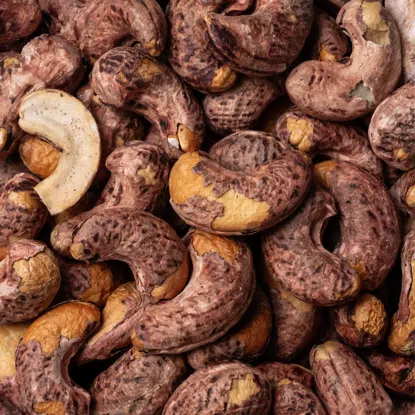 Orzechy nerkowca w łupinach prażone i solone A180