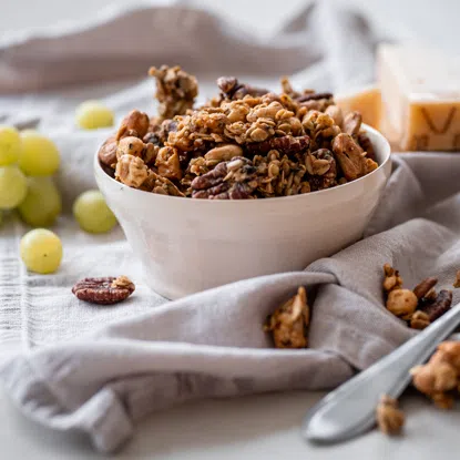 Salties – Wytrawna granola mieszanka serowa