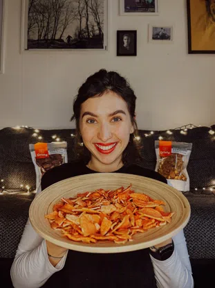 Suszone plastry jabłek z proszkiem z borówki